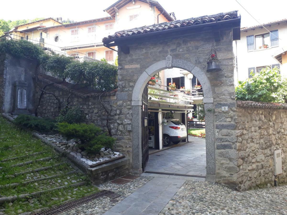 Da Mara Lago Di Como Sormano Luaran gambar
