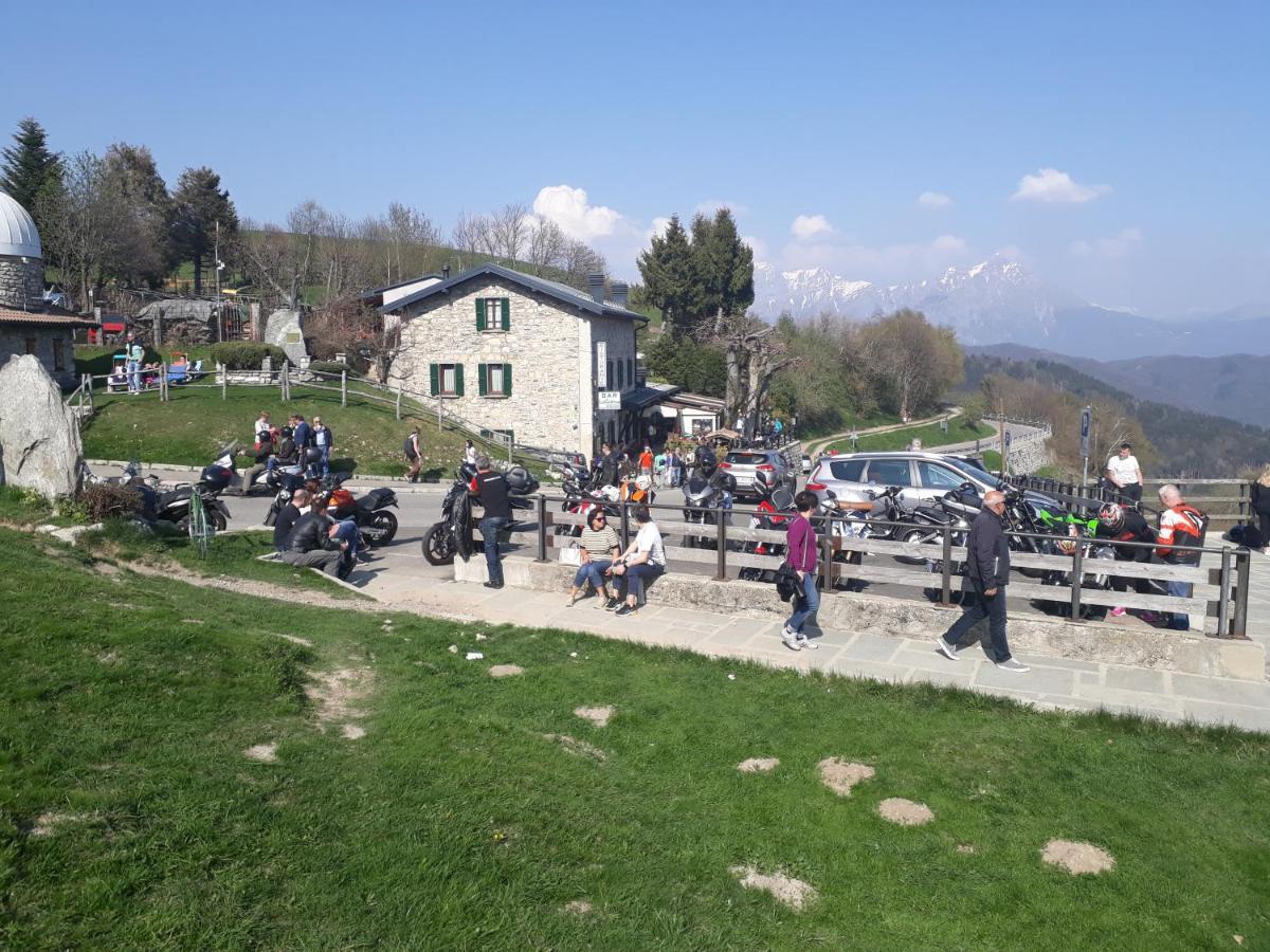 Da Mara Lago Di Como Sormano Luaran gambar